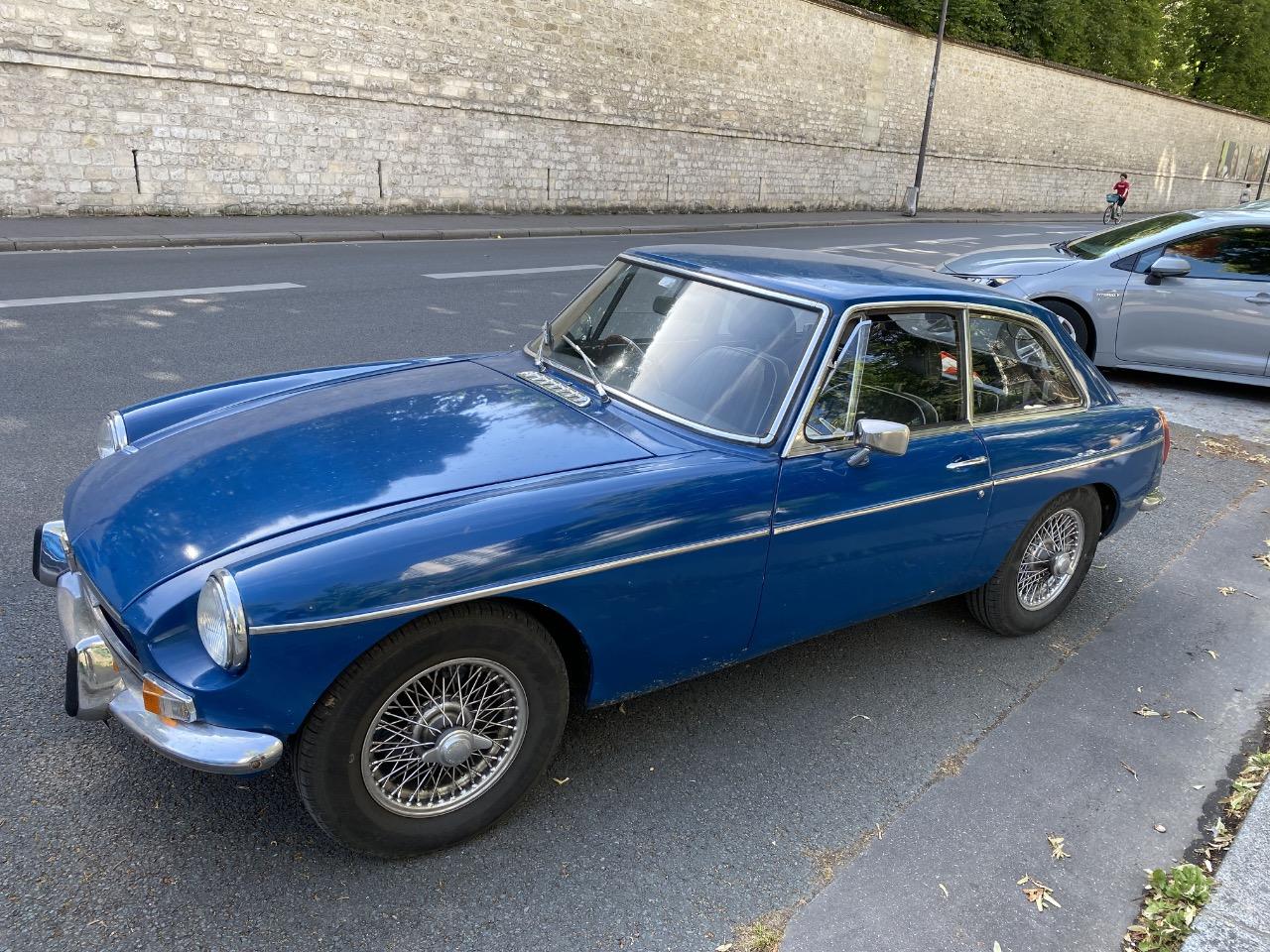 MG MGB GT - 1973 LesAnciennes.com