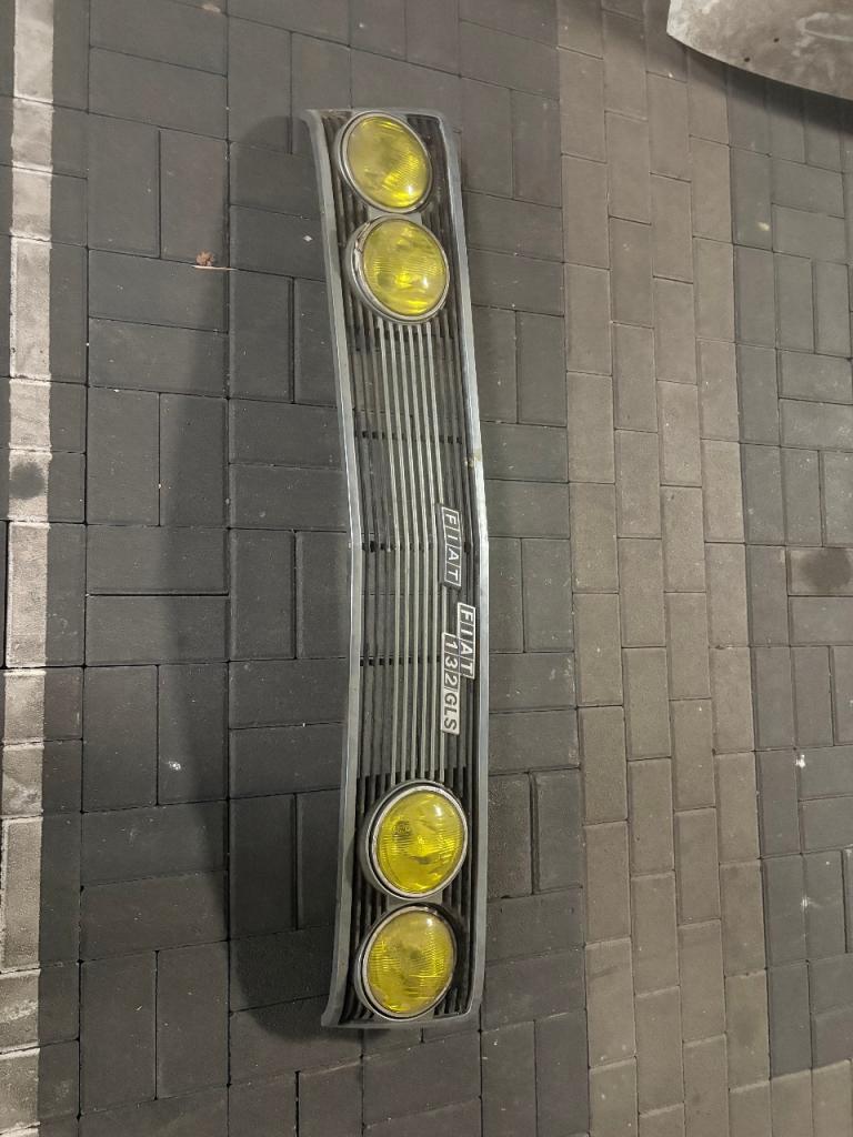 Calandre FIAT 132 GLS LesAnciennes.com
