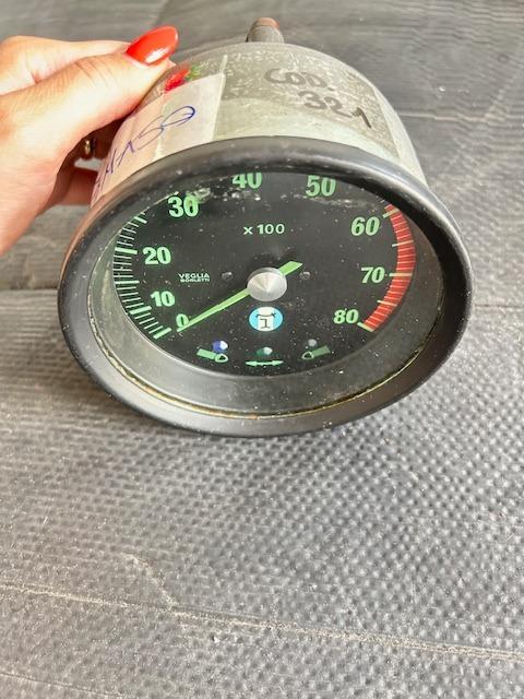 Compte tours De Tomaso Pantera LesAnciennes.com