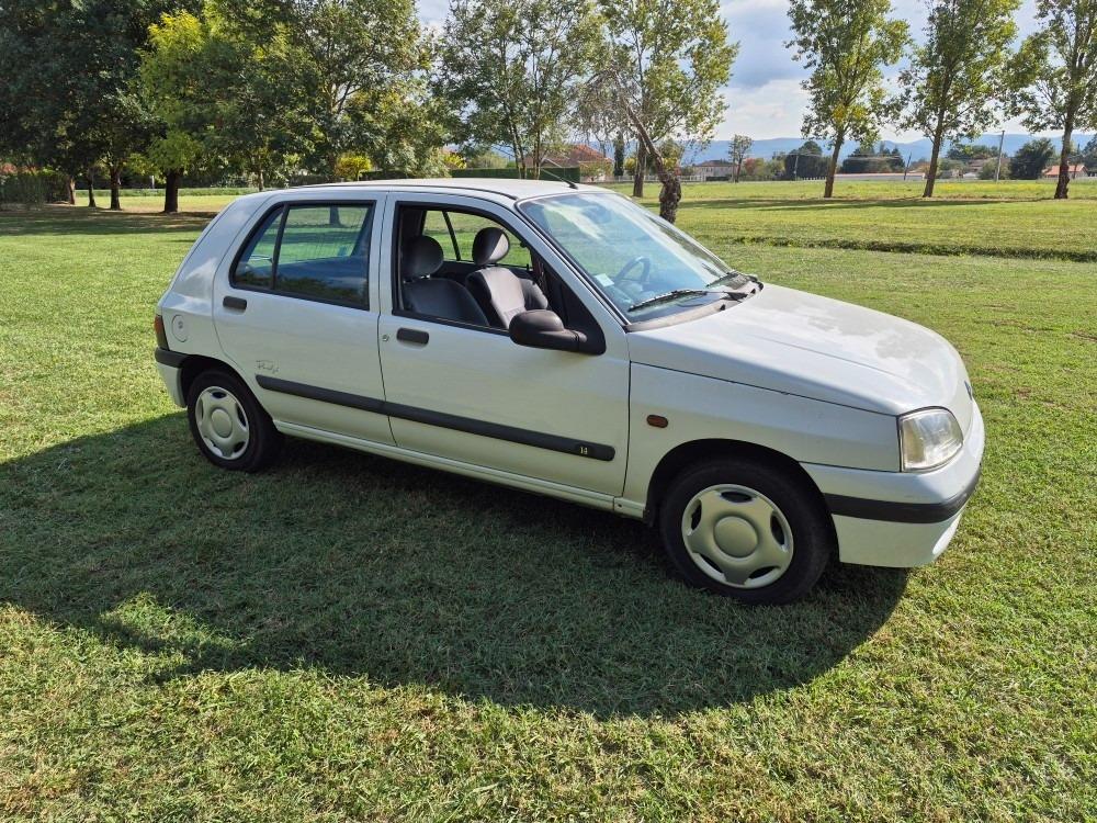 RENAULT Clio fidji - 2021 LesAnciennes.com
