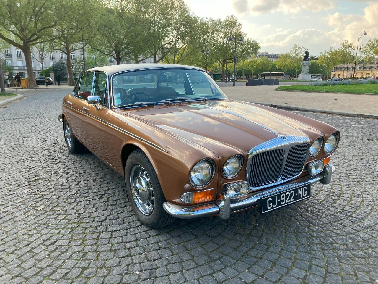 DAIMLER Double Six VANDEN PLAS SERIES 1 - 1973 LesAnciennes.com