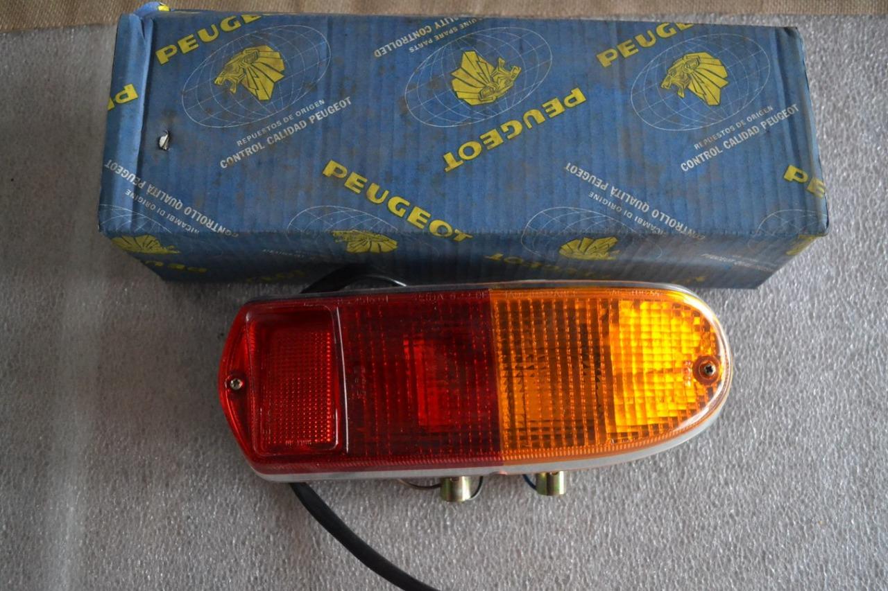 Feu AR DT complet PEUGEOT 204 Coupé, neuf LesAnciennes.com