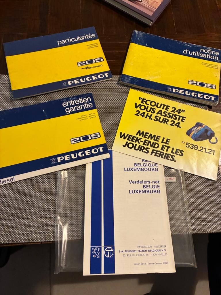 Notice mode d’emploi Peugeot 205 1984 LesAnciennes.com