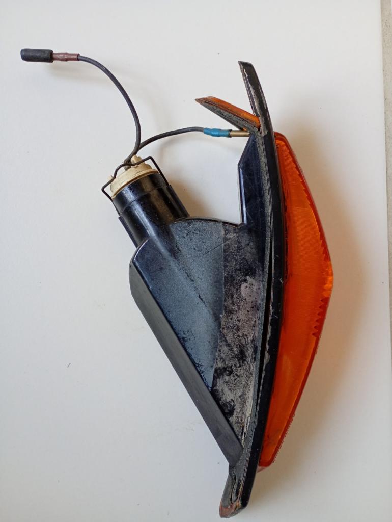 Lot de 2 clignotants (D & G) ID/DS (modèle 68) LesAnciennes.com