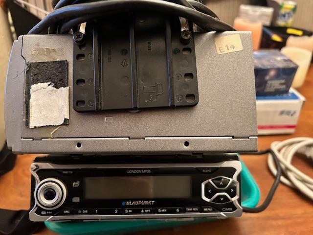 BLAUPUNKT RADIO + CHARG CD LesAnciennes.com