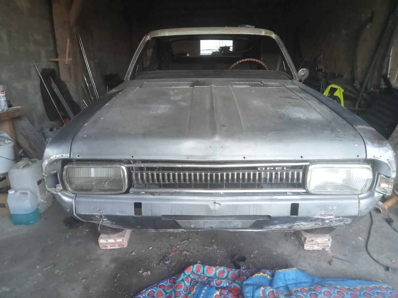 OPEL Commodore coupe - 1967 LesAnciennes.com