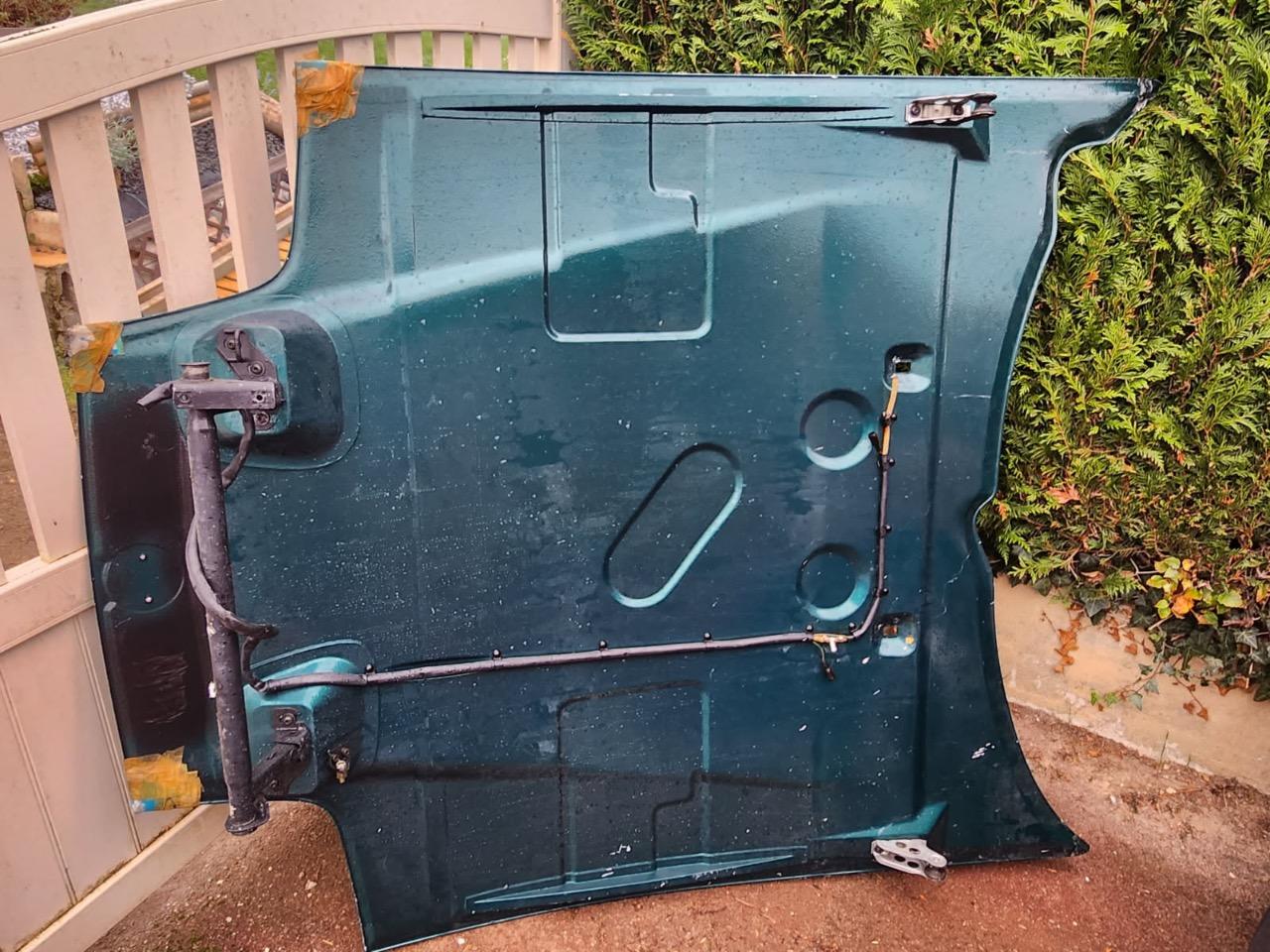 Capot BMW Z1 LesAnciennes.com