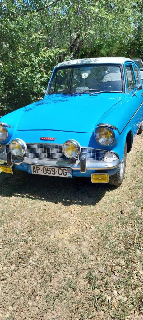 FORD Anglia SPORTSMAN - 1964 LesAnciennes.com