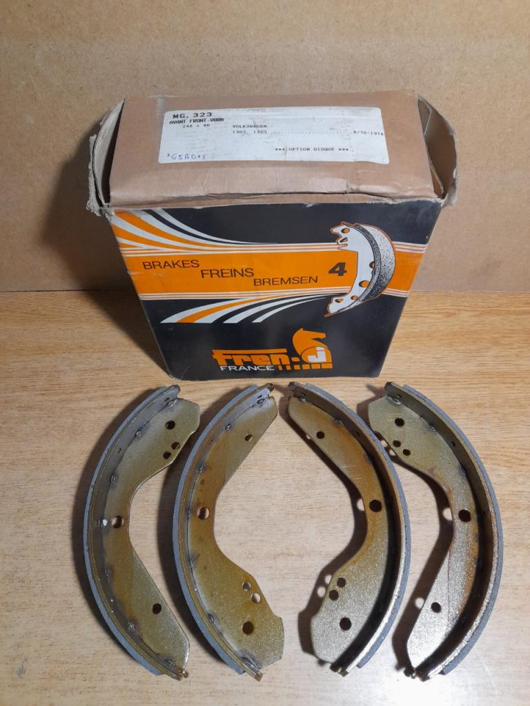 Mâchoires de frein avant vw coccinelle 1302-1303 LesAnciennes.com