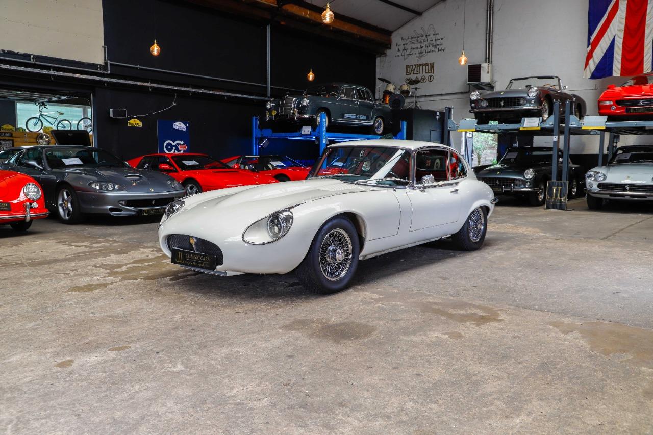 JAGUAR Type E V12 - 1972 LesAnciennes.com