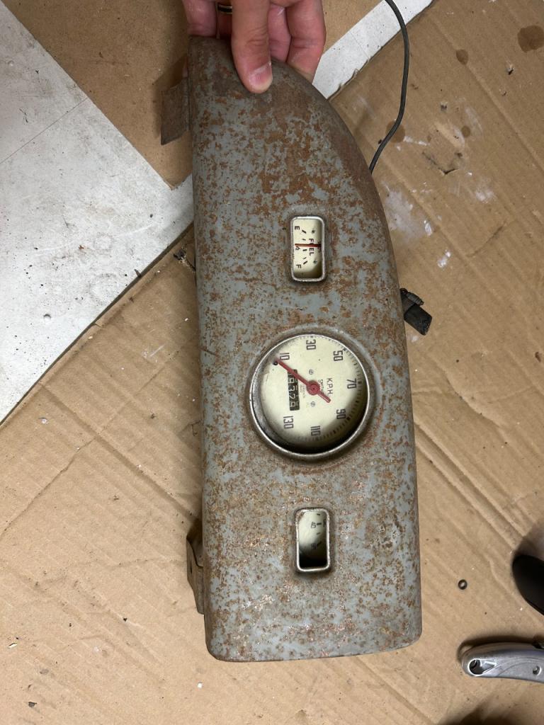 Combiné compteur pour pièces Morris Minor LesAnciennes.com