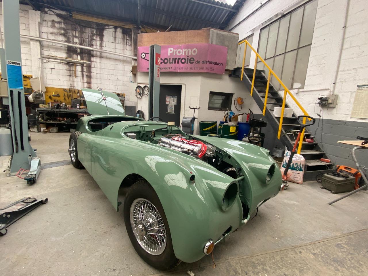 JAGUAR XK140 OTS ROADSTER - 1954 LesAnciennes.com