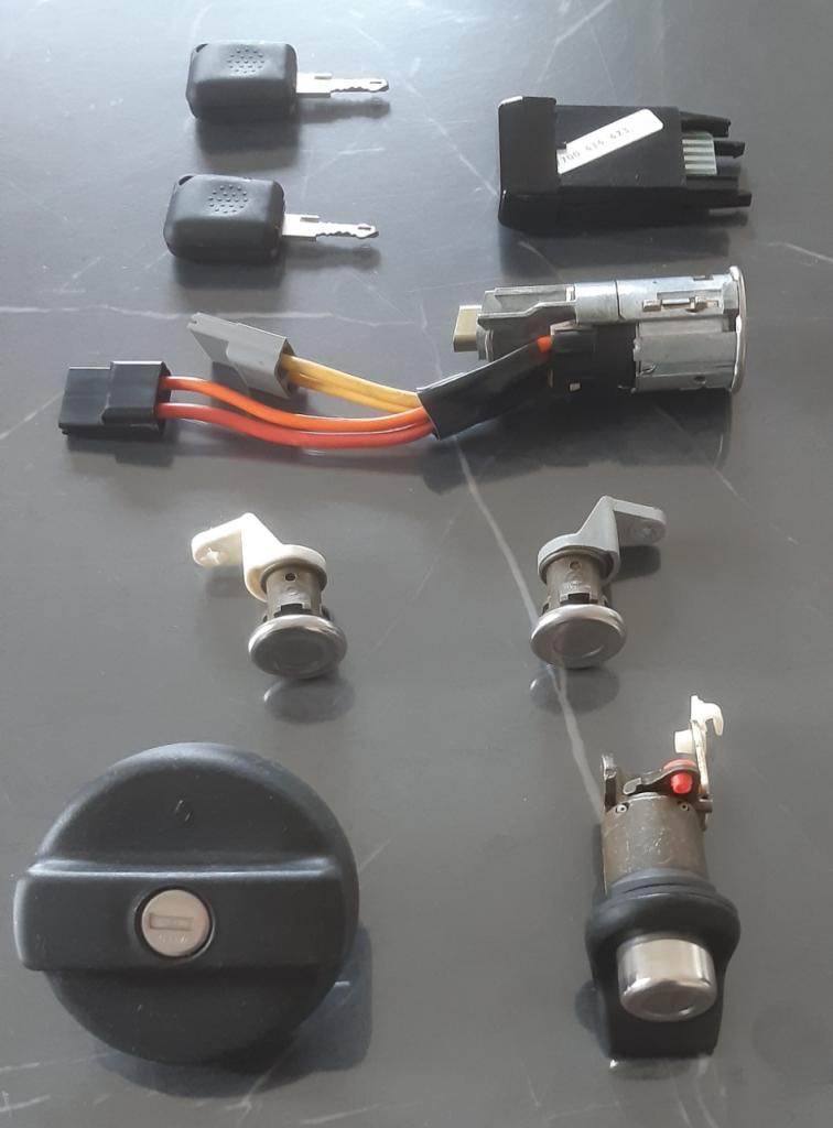 Collect. Neiman,barillets,télécommandes... R19 cab LesAnciennes.com