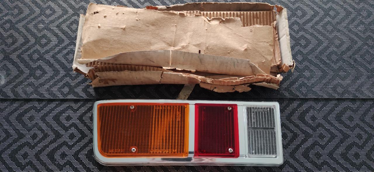 Cabochon feu arrière gauche RENAULT 16 (R16) TS TX LesAnciennes.com