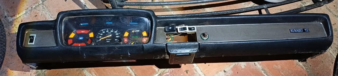 Tableau de bord RENAULT 12 (R12) LesAnciennes.com