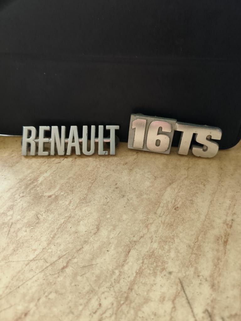 Monogramme RENAULT 16 (R16) TS LesAnciennes.com