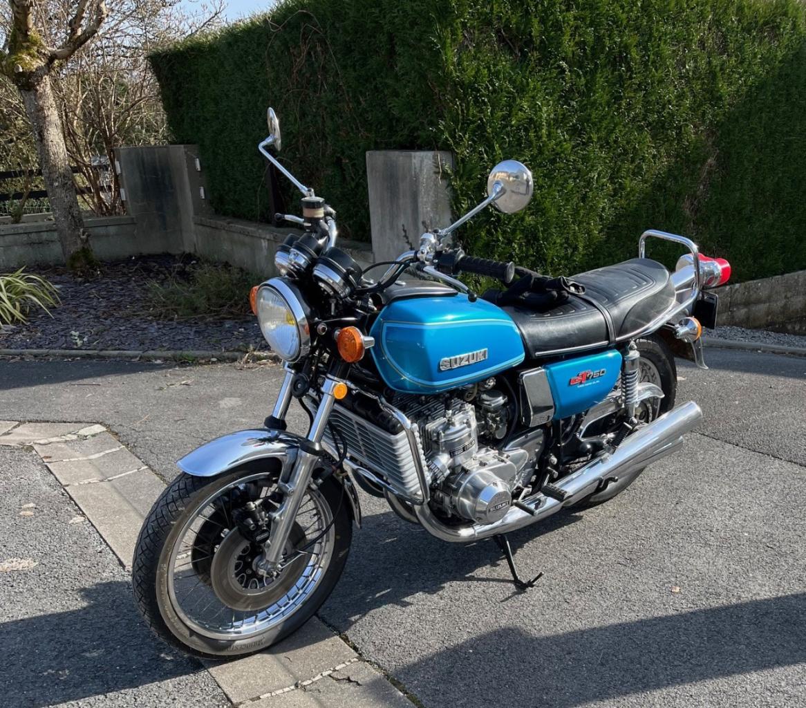 SUZUKI GT 750 K - 1976 LesAnciennes.com