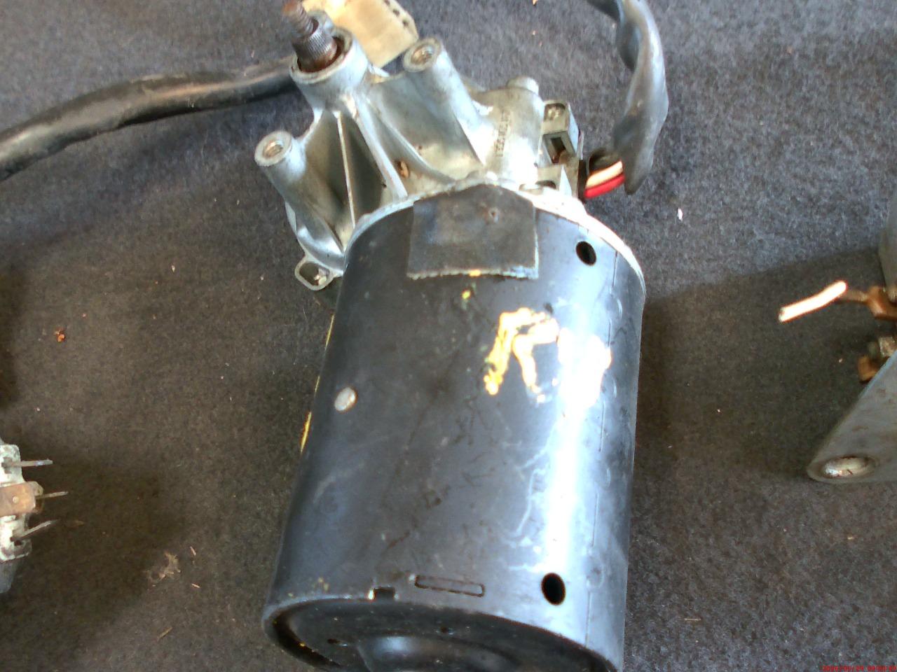 Moteur essuie glace RENAULT 18 (R18) LesAnciennes.com