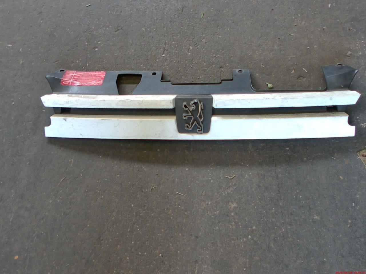 Calandre PEUGEOT 306 1 LesAnciennes.com