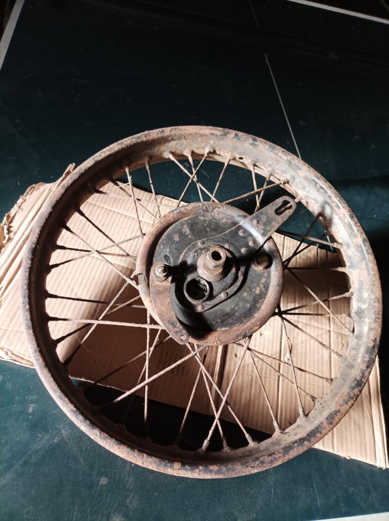 Roue avant BSA 350-500-600 1934-36 SV et OHV LesAnciennes.com