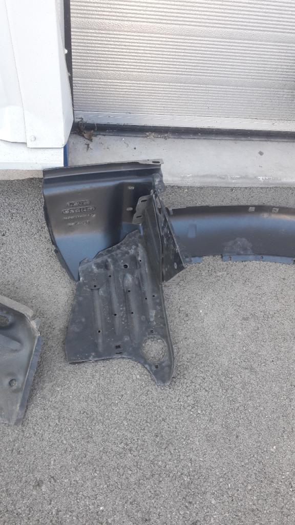 Jupe RENAULT 18 (R18) toutes LesAnciennes.com