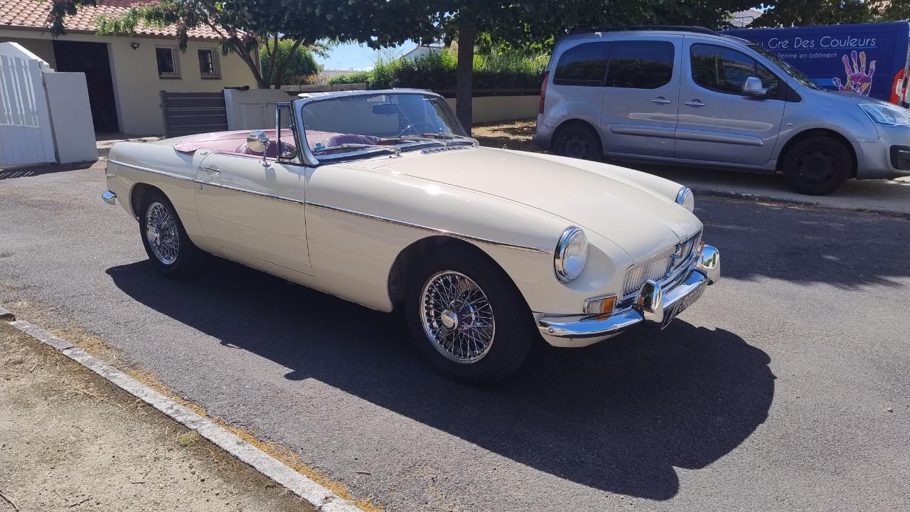MG MGB - 1979 LesAnciennes.com