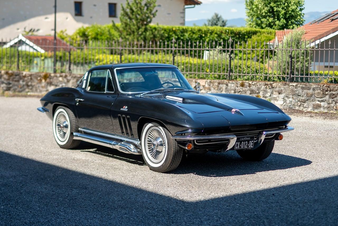 1965 Chevrolet Corvette Sting Ray C2 LesAnciennes.com
