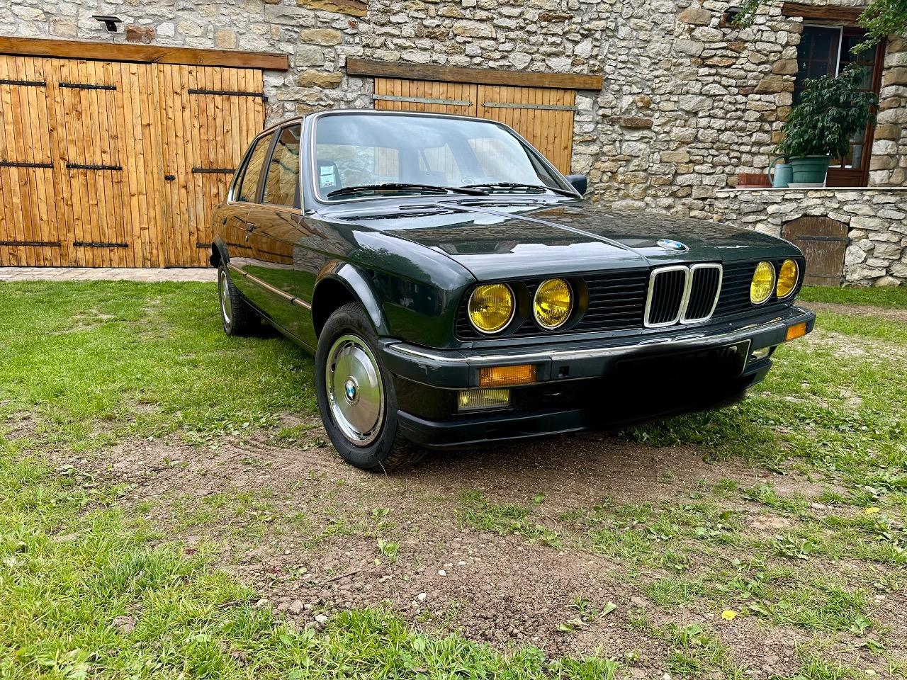 BMW 323 - 1984 LesAnciennes.com