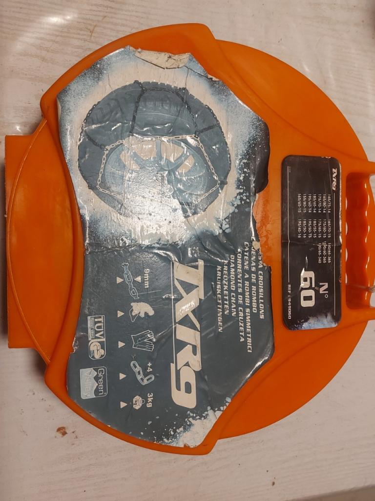 Jeu de chaines neige pour anciennes automobiles LesAnciennes.com