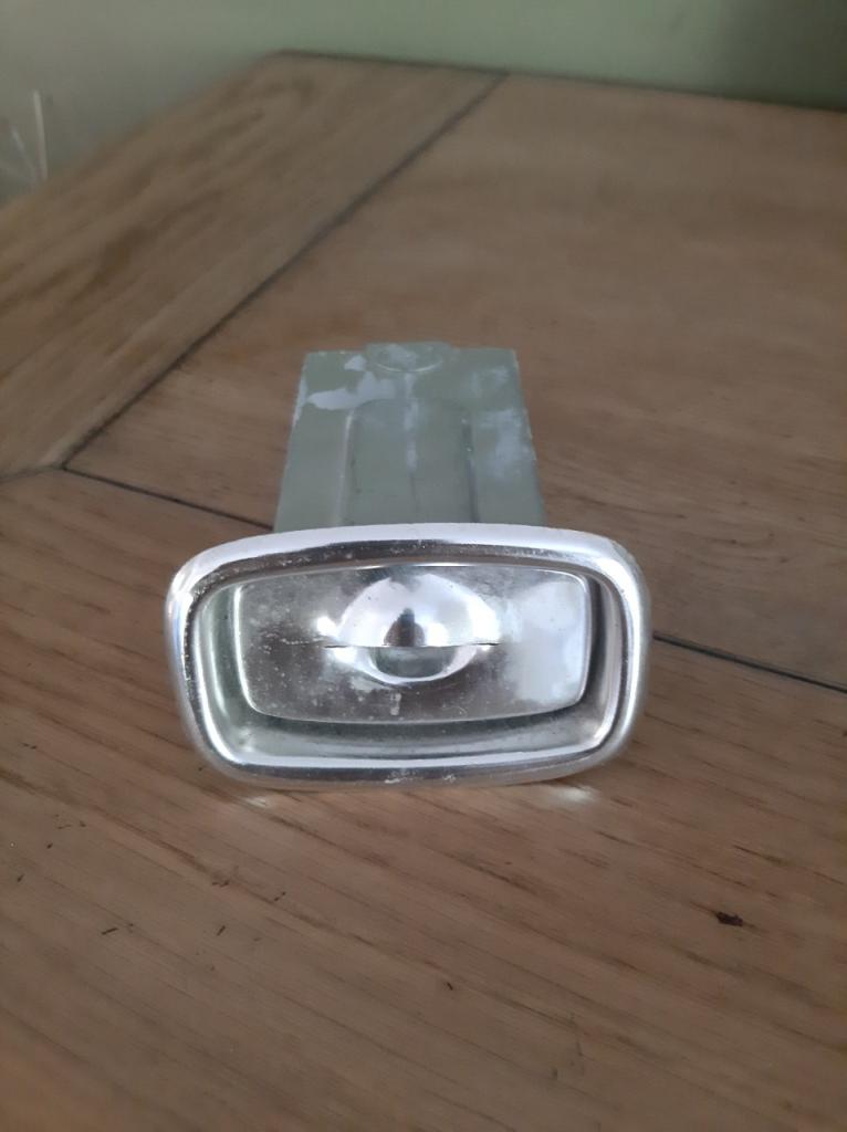 Cendrier PEUGEOT 404/504 LesAnciennes.com