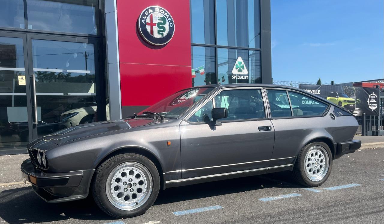 ALFA ROMEO GTV6 - 1982 LesAnciennes.com