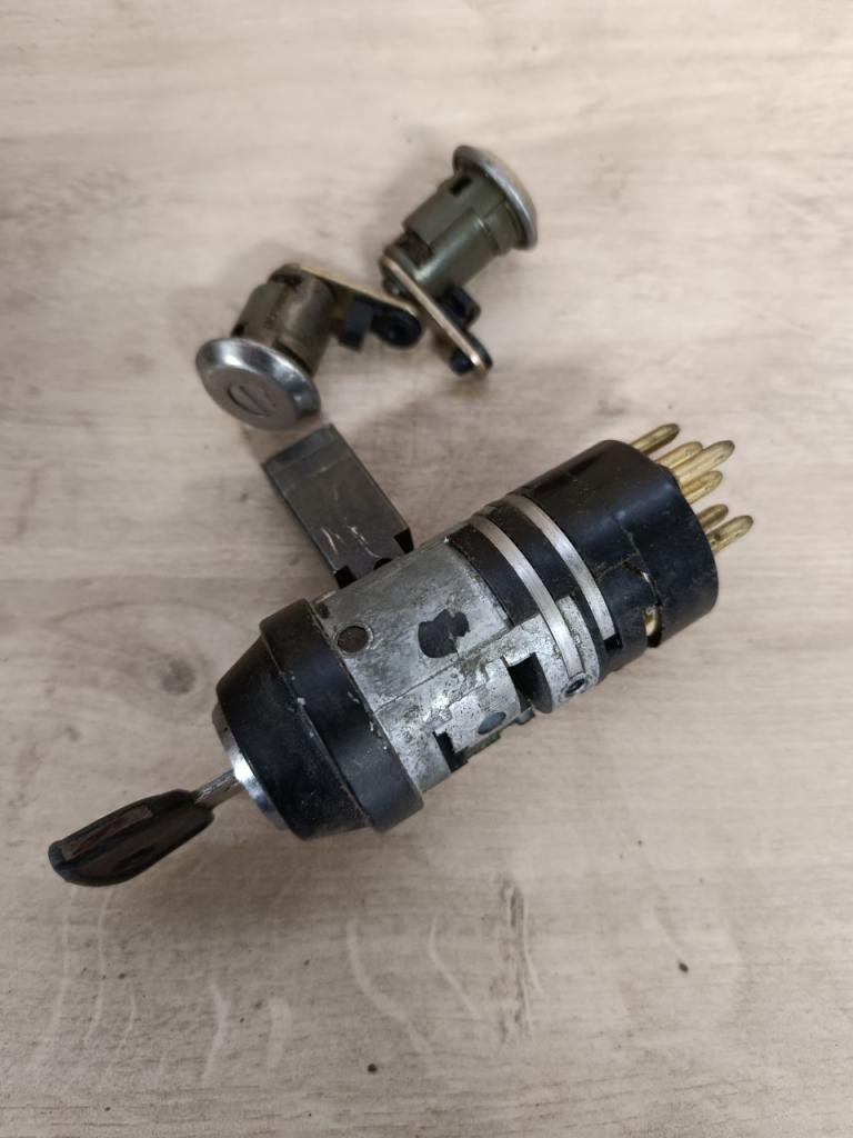 Pièces DIVERS Divers Divers LesAnciennes.com