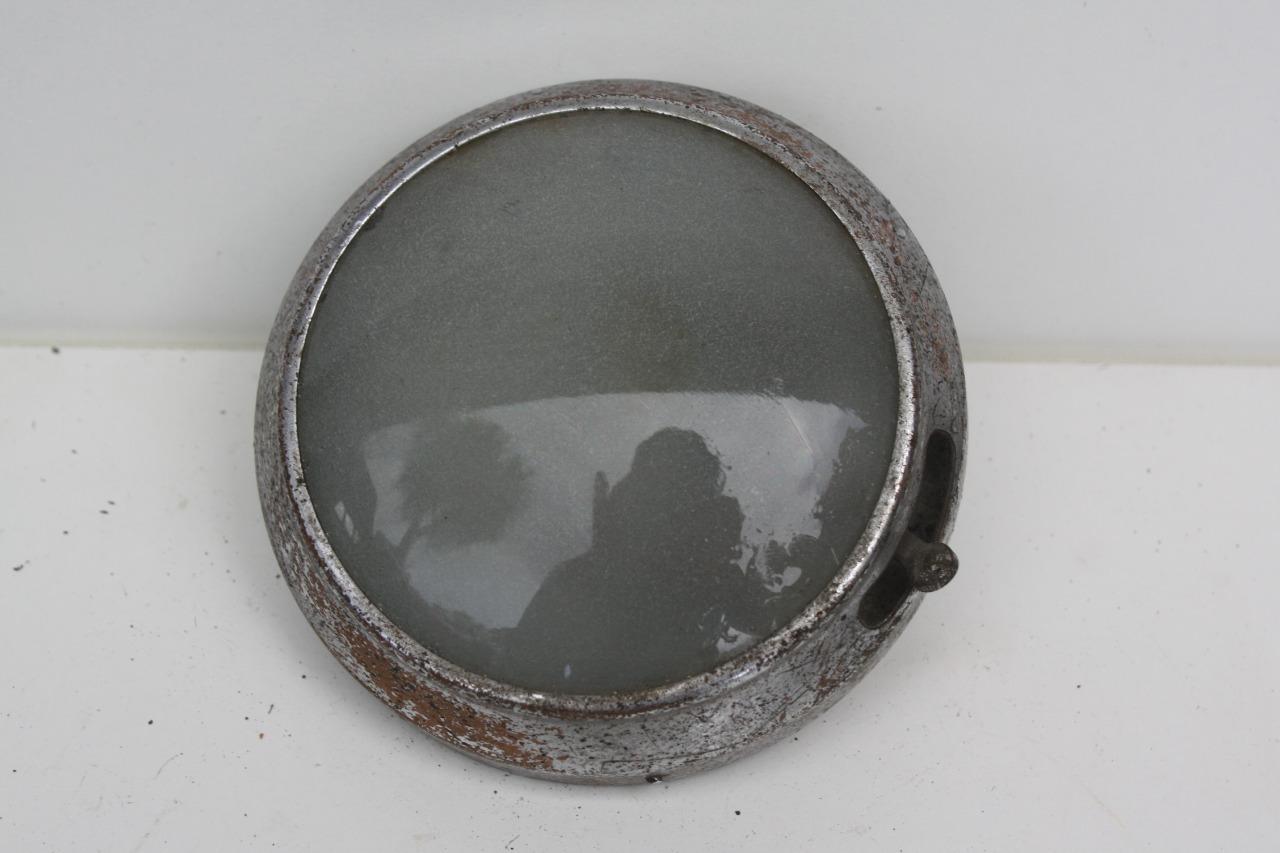 Plafonnier en verre blanc dépoli 10cm Ancien LesAnciennes.com
