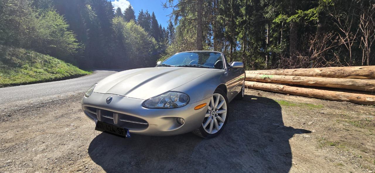 JAGUAR XK8 4.0 L Cabriolet - 1998 LesAnciennes.com
