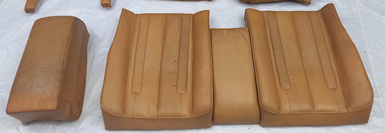 Banquette FERRARI 400 LesAnciennes.com