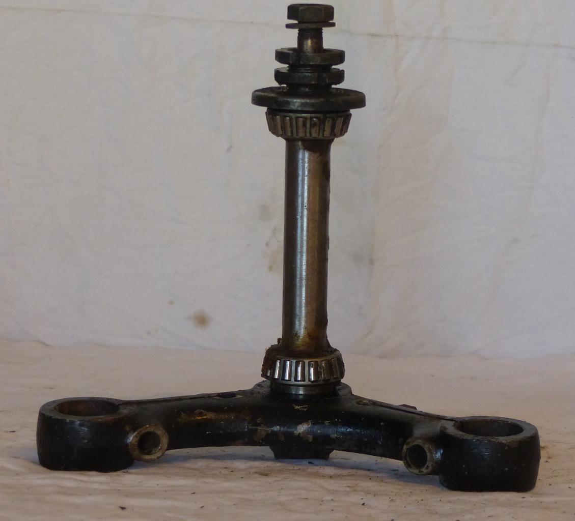 Eléments fourche GUZZI V7 Spécial/850 GT LesAnciennes.com