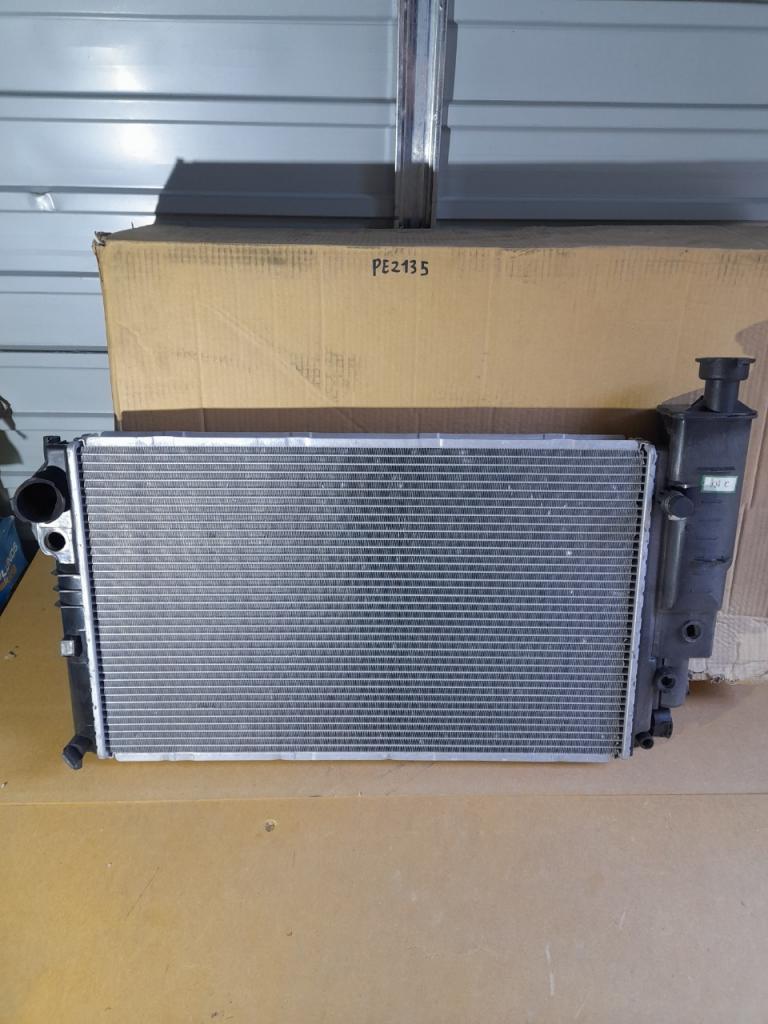Radiateur Peugeot 405 II PE2135 LesAnciennes.com