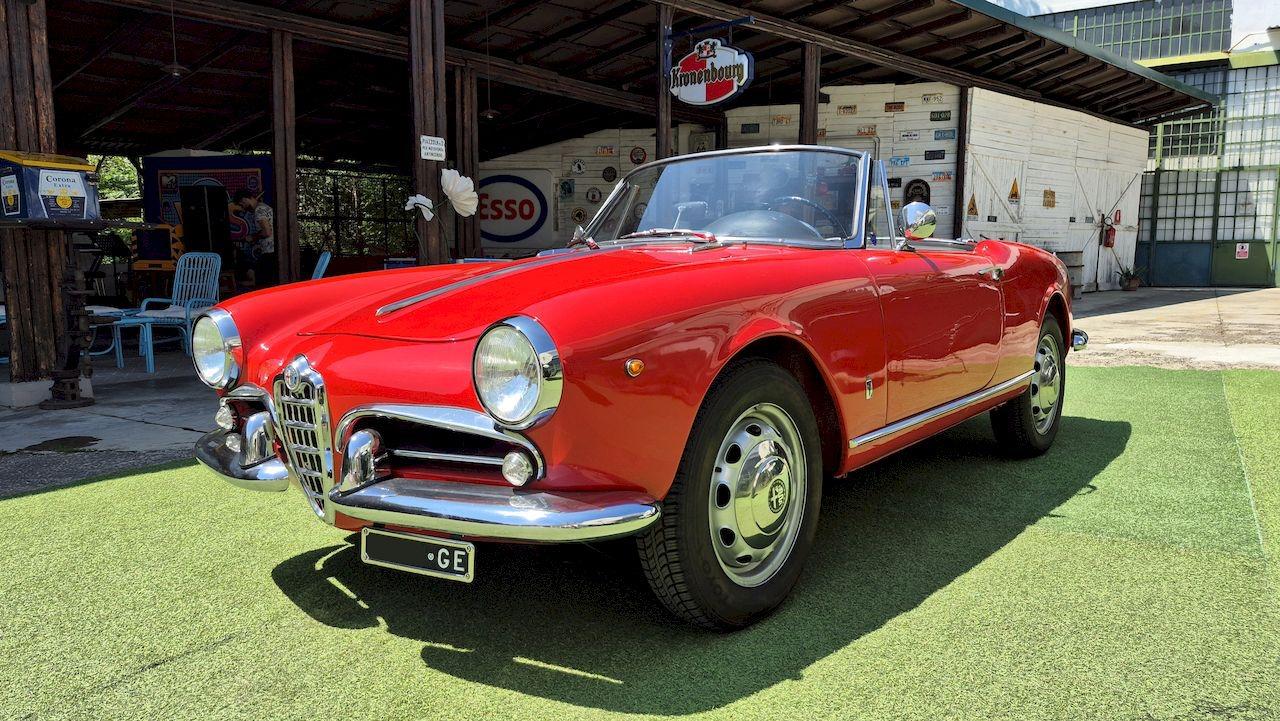 ALFA ROMEO Giulietta Spider - 1961 LesAnciennes.com