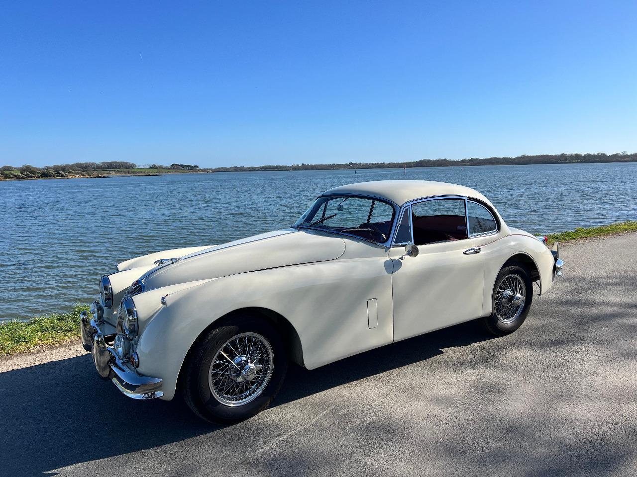 JAGUAR XK150 Coupé - 1959 LesAnciennes.com