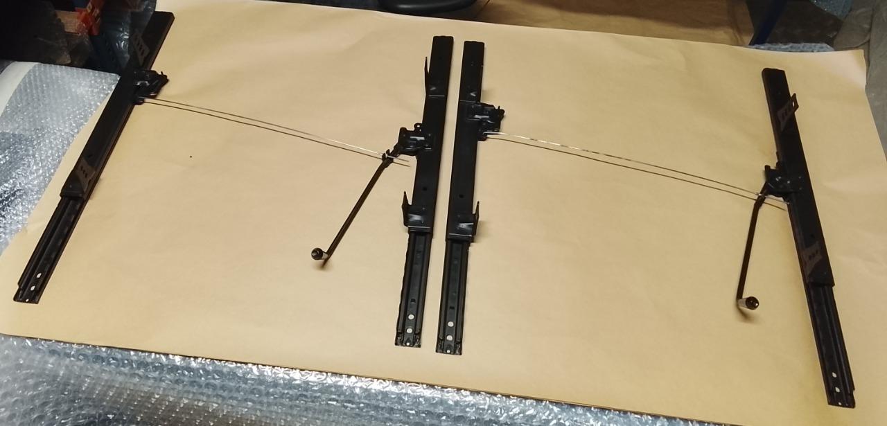 Glissières de sièges Renault 12 LesAnciennes.com