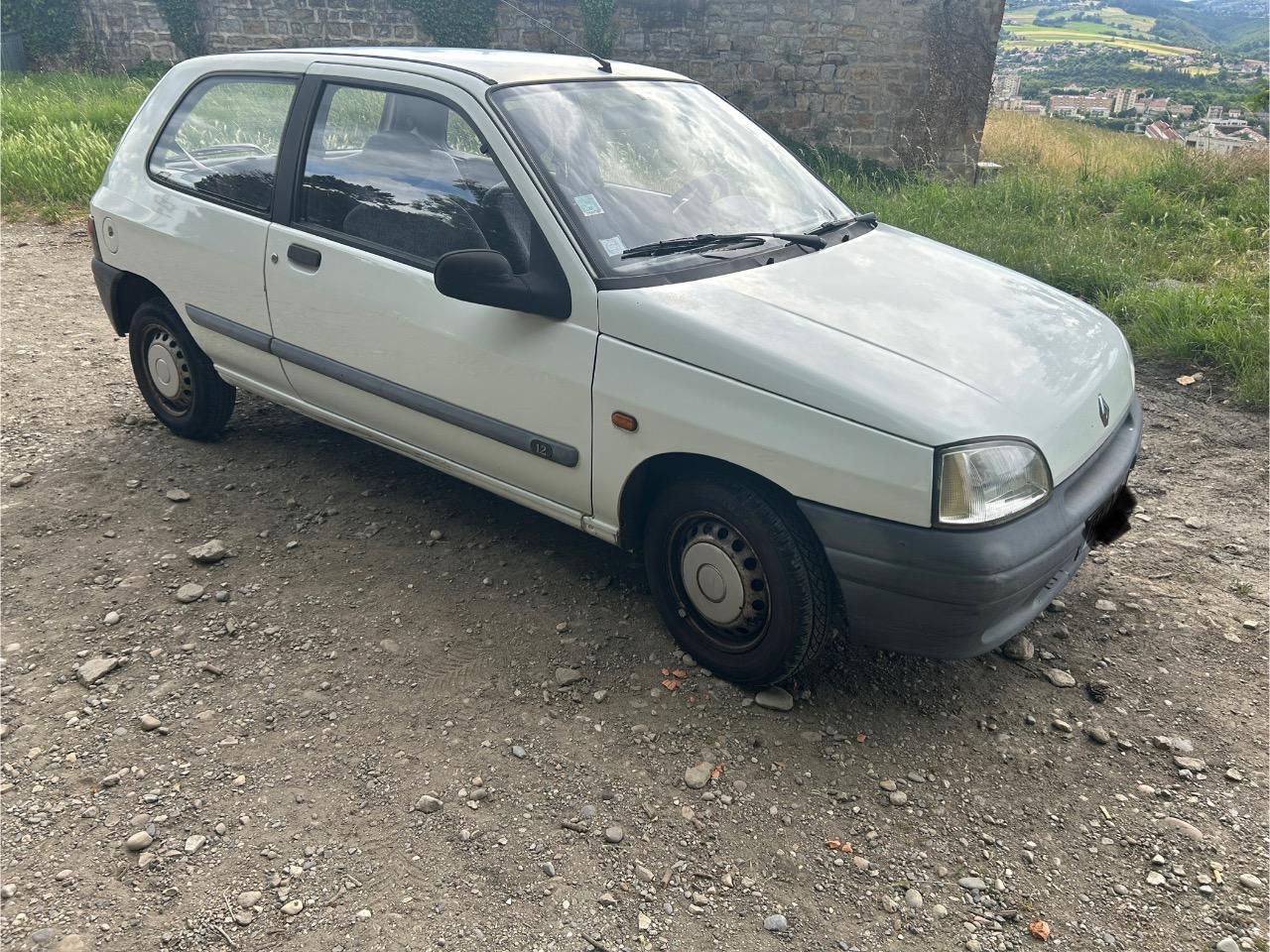 RENAULT Clio - 1996 LesAnciennes.com
