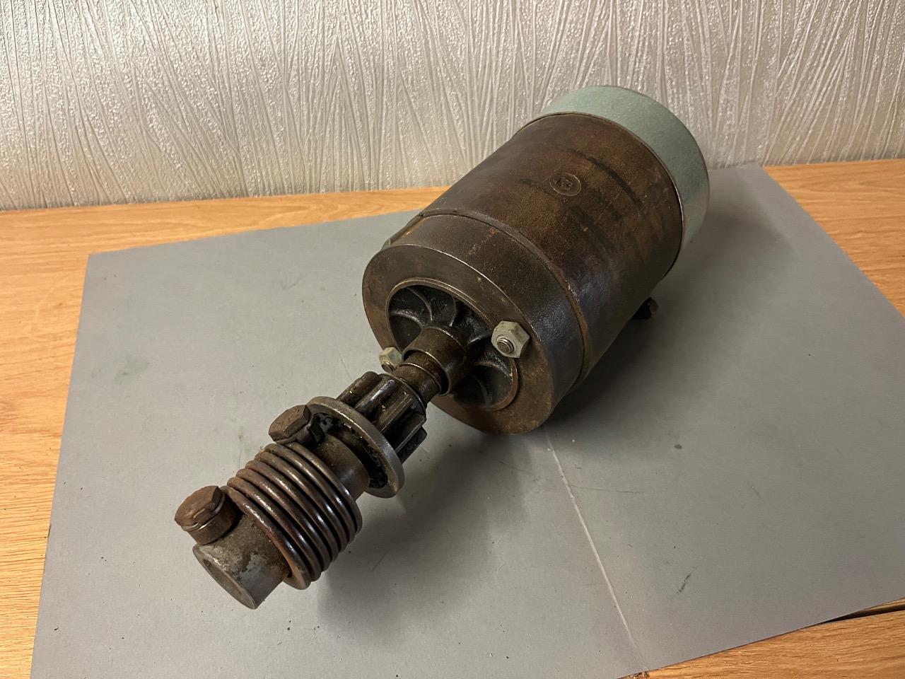 Démarreur pour Ford V8 (1932). LesAnciennes.com