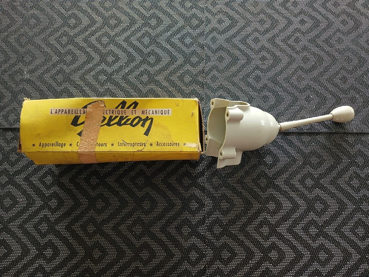 Commodo de phares PEUGEOT 203 LesAnciennes.com