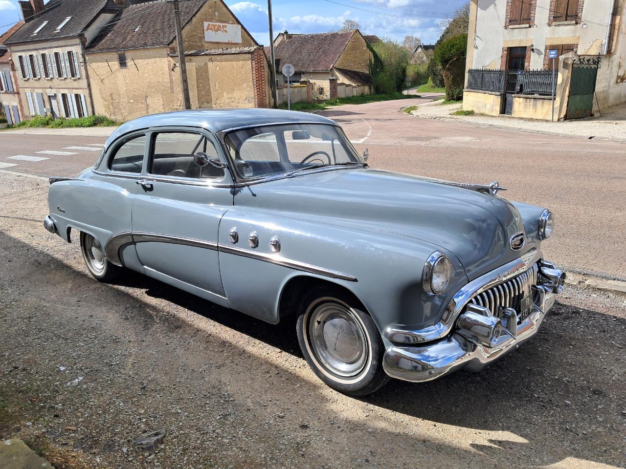 BUICK Coupé 2 portes Sedan 2 Doors - 1952 LesAnciennes.com