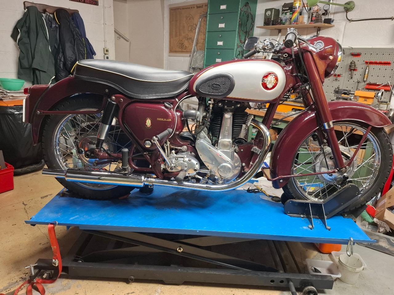 BSA B31 - 1956 LesAnciennes.com