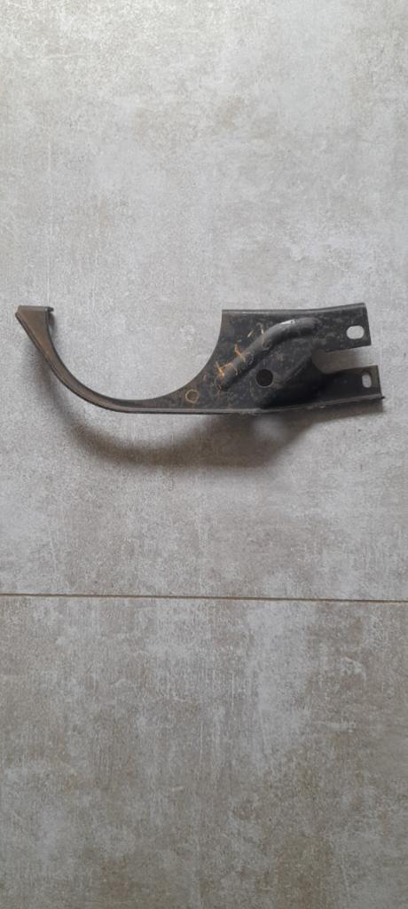 SIMCA 1000 support échappement LesAnciennes.com