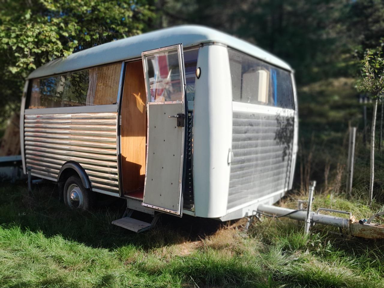 Vends caravane arvern 400 LesAnciennes.com