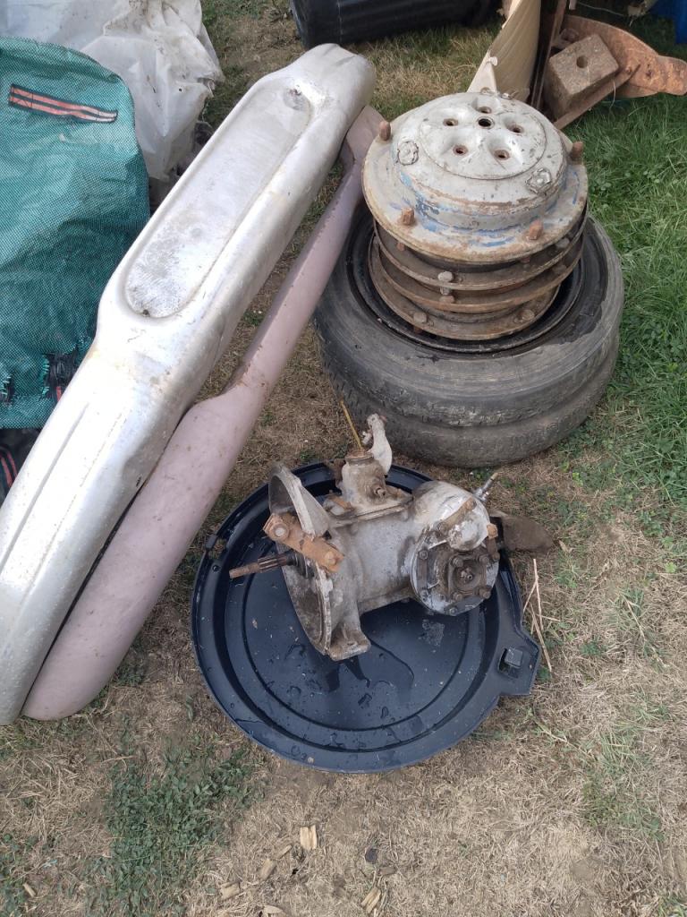 Lot de pièces PANHARD PL 17 LesAnciennes.com