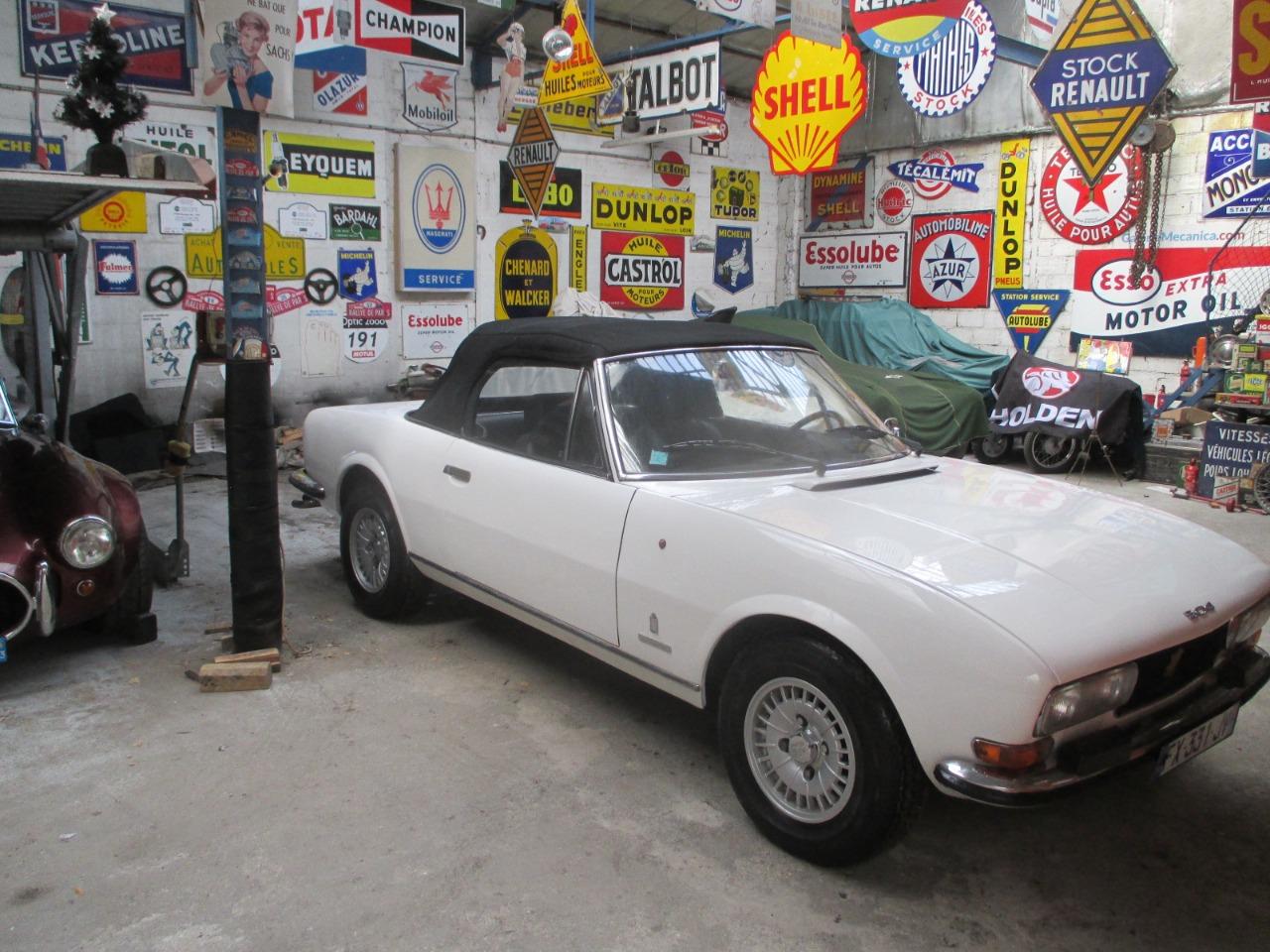 PEUGEOT 504 V6 cabriolet B31 - 1977 LesAnciennes.com