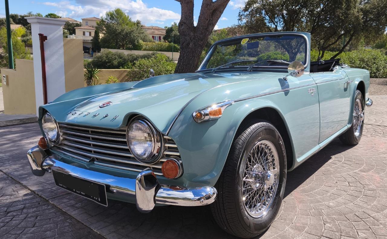 TRIUMPH TR4A IRS - 1966 LesAnciennes.com